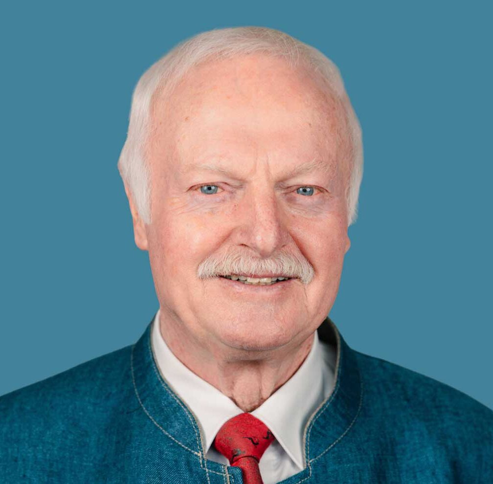 Dr. Tomas Bauer