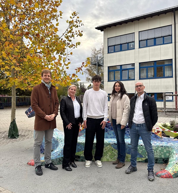 Willkommen Lukas Kirchner (erste Bundesfreiwilligendienstleistender) an der Grundschule Olching