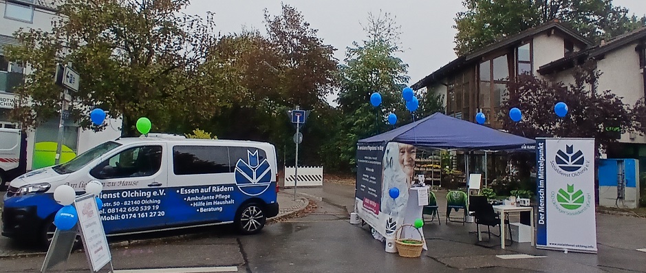 Bild Marktsonntag mit Stand vom Sozialdienst Olching e.V.
